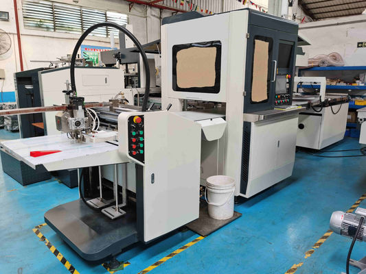 बॉक्स की ऊंचाई 15mm-130mm कॉस्मेटिक पैकेजिंग गिफ्ट बॉक्स मेकिंग मशीन विथ विजुअल पोजिशनिंग