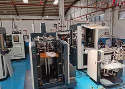 स्मार्ट जूता प्रसाधन सामग्री कपड़े पावर बैंक कठोर बॉक्स पैकेजिंग मशीन पूर्ण स्वचालित