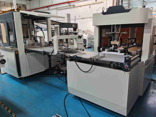 रैपिंग के लिए स्वचालित मल्टी फंक्शनल W400mm कैंडी कठोर बॉक्स बनाने की मशीन