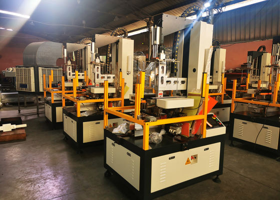 स्वीट गिफ्ट बॉक्स मेकिंग मशीन 2.5kw 910kg न्यूमेटिक कंप्रेसर एयर