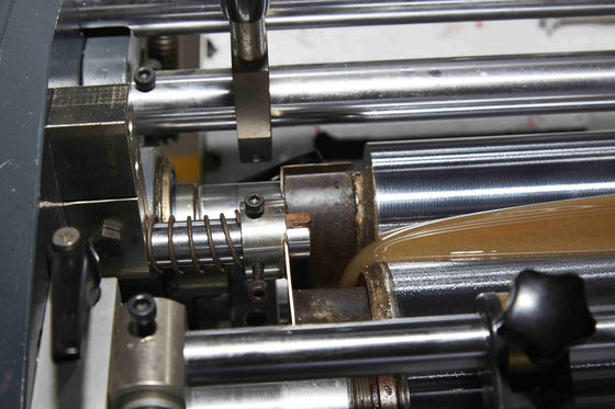 L135XW100mm 1856kg मोबाइल बॉक्स बनाने की मशीन लघु सेटिंग समय