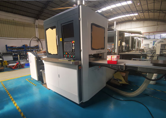 गिफ्ट पेपर ग्लूइंग मशीन आईएसओ 9 001 बॉक्स पोजिशनिंग कठोर बॉक्स के लिए पेस्टिंग: