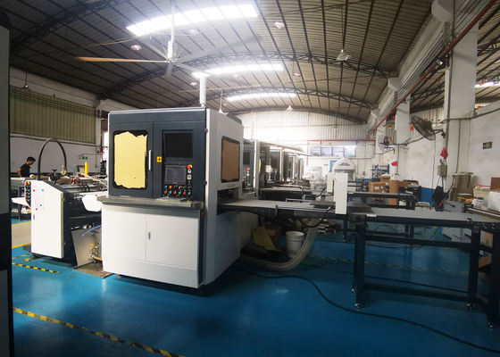 लग्जरी शू बॉक्स मेकिंग मशीन L5981XW3182XH2103mm ग्लूइंग पोजिशनिंग के साथ