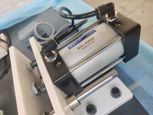 0.5kw / 220v स्वचालित बॉक्स दबाने की मशीन कठोर आभूषण स्मार्ट फोन