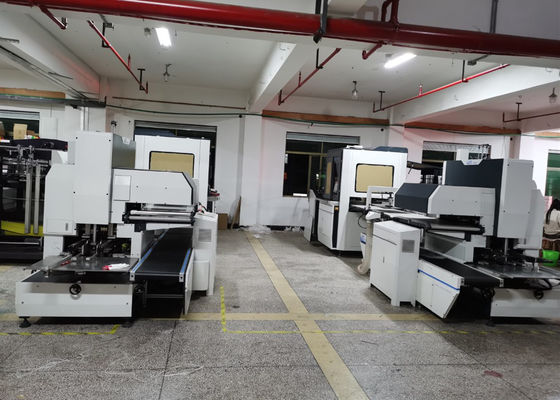 कॉस्मेटिक पूरी तरह से स्वचालित कठोर बॉक्स बनाने की मशीन 0.8 मिमी 3 मिमी