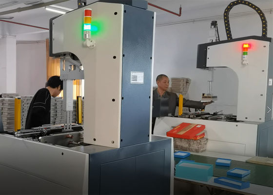 सिंगल फेज रिजिड बॉक्स रैपिंग मशीन एज फोल्डिंग लेंथ 1mm 100mm