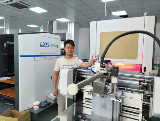 8KW ताप 50 - 350 मिमी लंबाई कठोर बॉक्स बनाने की मशीन